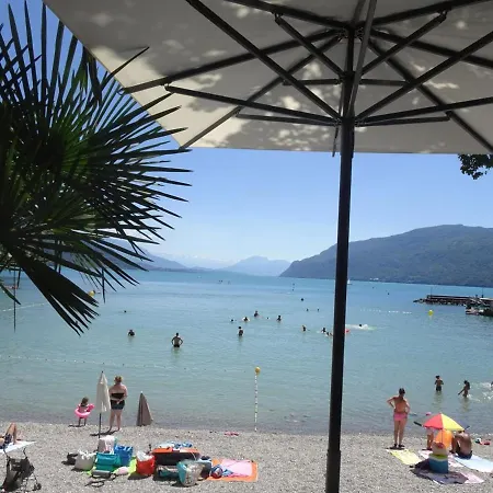 Holiday home Cottage Chaleureux Vue Sur Le Lac Du Bourget Conjux